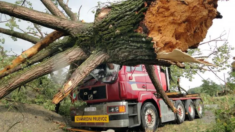 Olujno nevrijeme poharalo Viroviticu