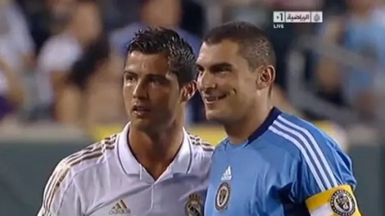 Samodopadni Ronaldo 'naslikava' se i usred utakmice