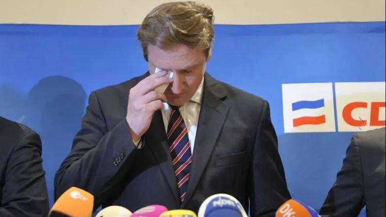 Političar zaveo maloljetnicu putem Facebooka