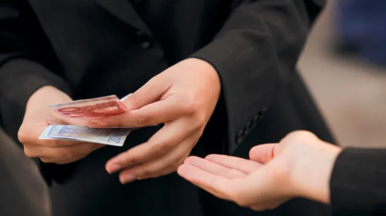 Ovisinica poku&scaron;ala prodati sina za sitni&scaron;