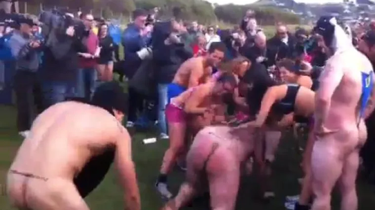 Španjolke hvatale gole ragbijaše za međunožje