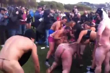 Španjolke hvatale gole ragbijaše za međunožje