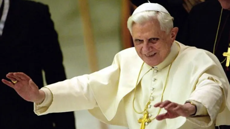 I Papa bi mogao u Haag