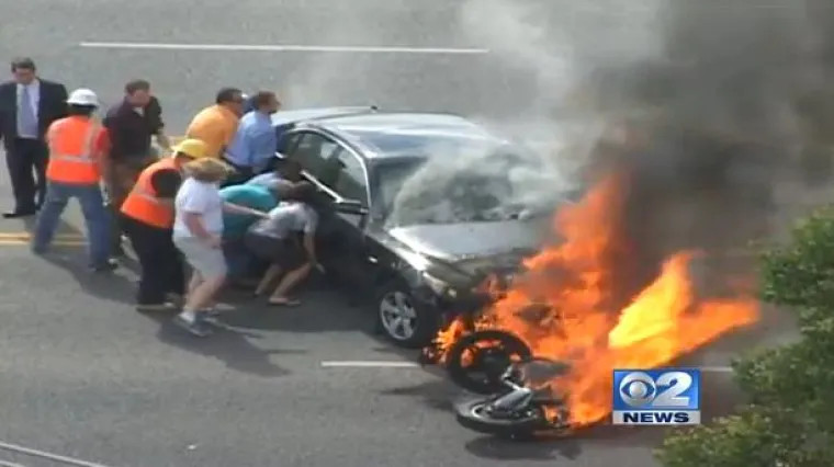 Hrabri prolaznici riskirali život za neznanca