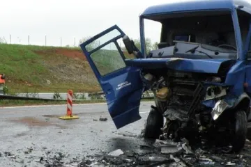 U sudaru kamiona i terenca poginuo muškarac