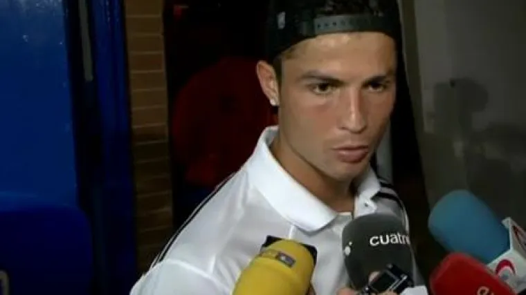 'Ljubomorni ste jer sam lijep, bogat i prava igračina!'