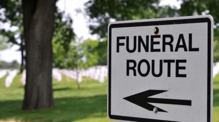 Dvadeset ljudi umrlo usred pogrebne molitve