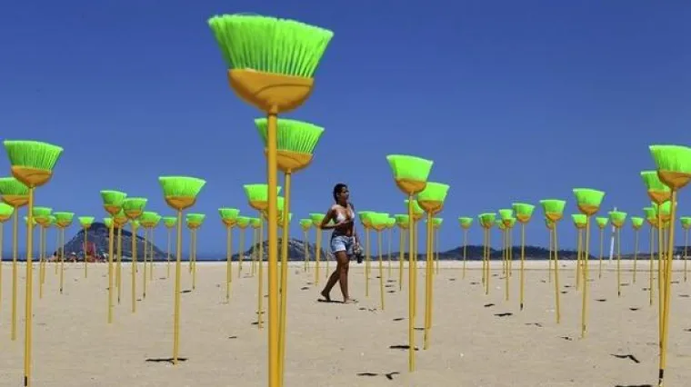 Metlama čiste zemlju od korupcije