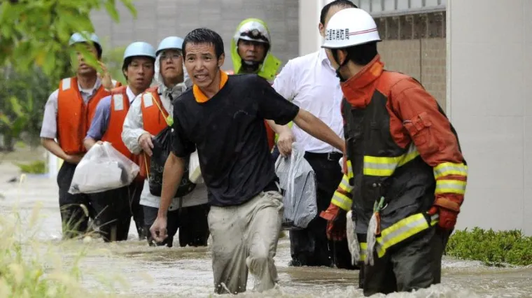 Tajfun prijeti Fukushimi, poginulo pet osoba
