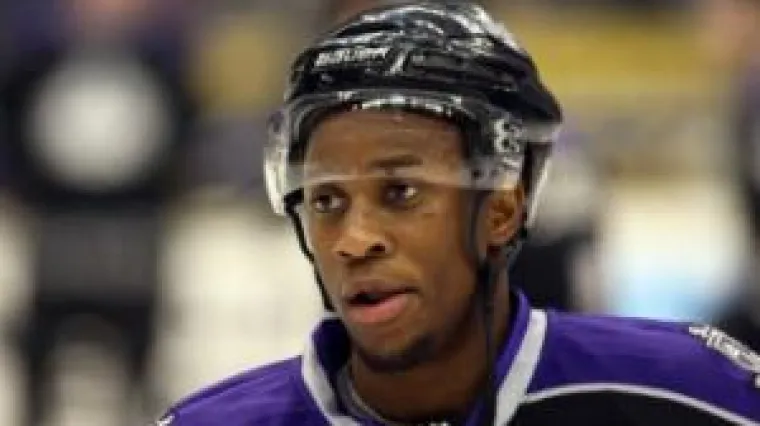 Bacili bananu na tamnoputog igrača