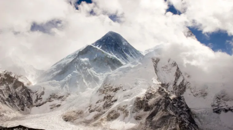 Mount Everest ostaje bez leda i snijega
