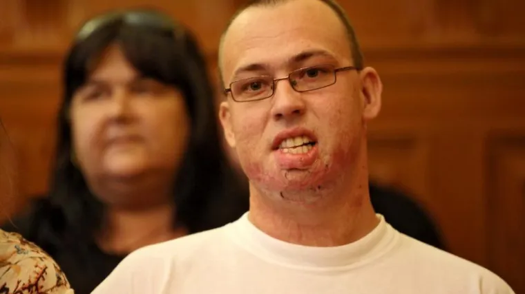 'Ajme dico, izgorili ste, sin mi je tu, a ne mogu ga pronaći'