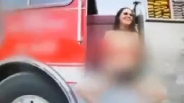 Porno glumica zavodila vatrogasce