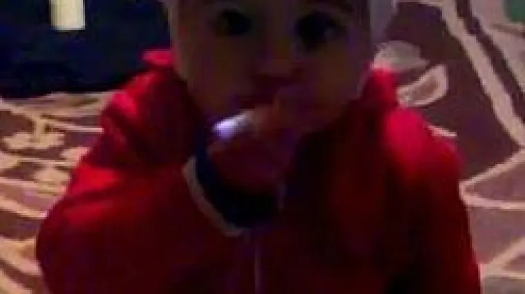 Majka navukla vlastito dijete na cigarete