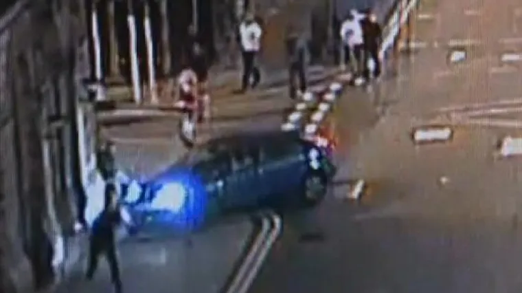 Manijak automobilom napao grupu pje&scaron;aka