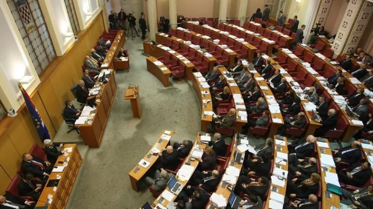 GONG: Prekr&scaron;en je Ustav