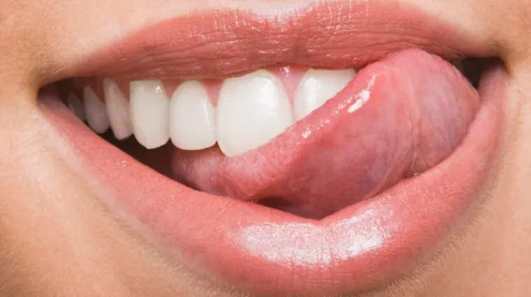 Iz bijesa odgrizla svom dečku testise