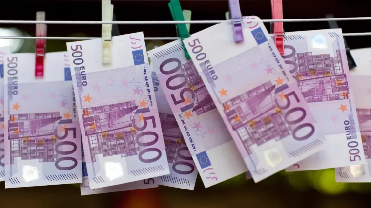 Spa&scaron;eni Grčka i euro