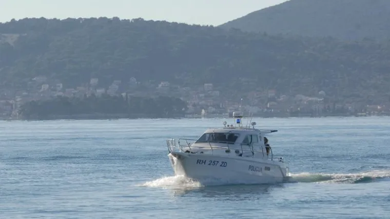 Ribar spasio posadu potonulog glisera