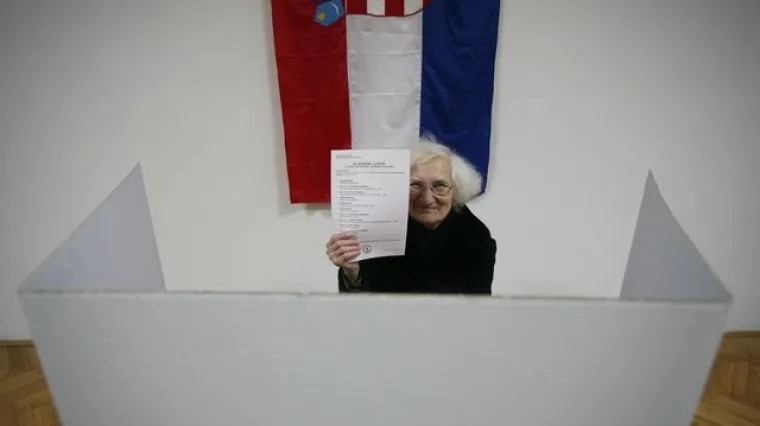 Josipović raspisao izbore, neka igre počnu!