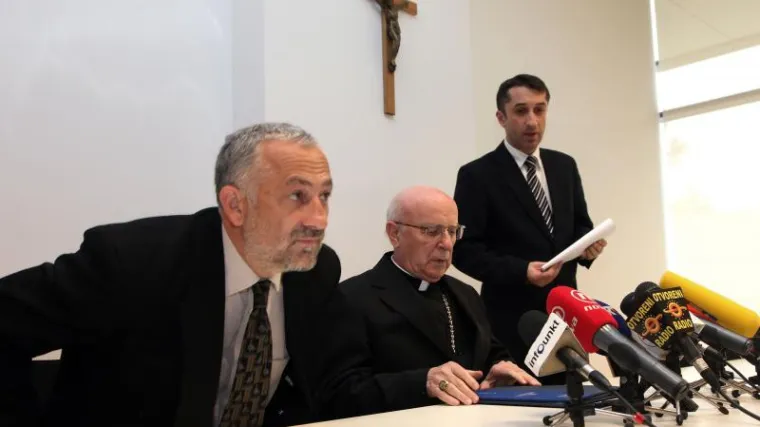 Tko o čemu, Crkva o izborima