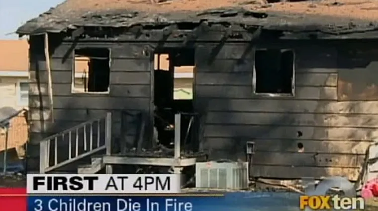 Blizanke zatočile djecu u gorućoj kući