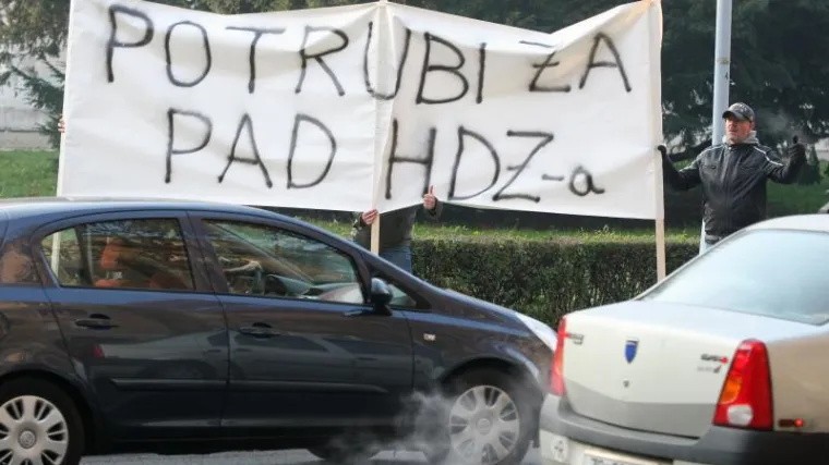 Vozači trubili za pad HDZ-a