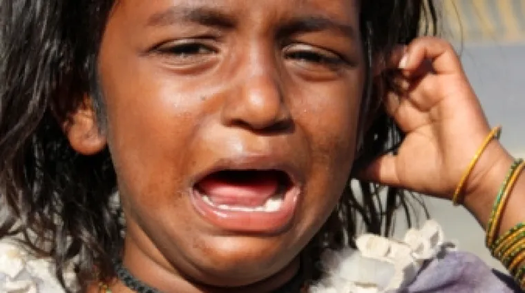 Djevojčica ne prestaje roniti 'kamene suze'