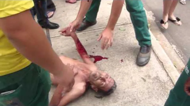 Bijesni majmuni raskrvarili pijanog uljeza