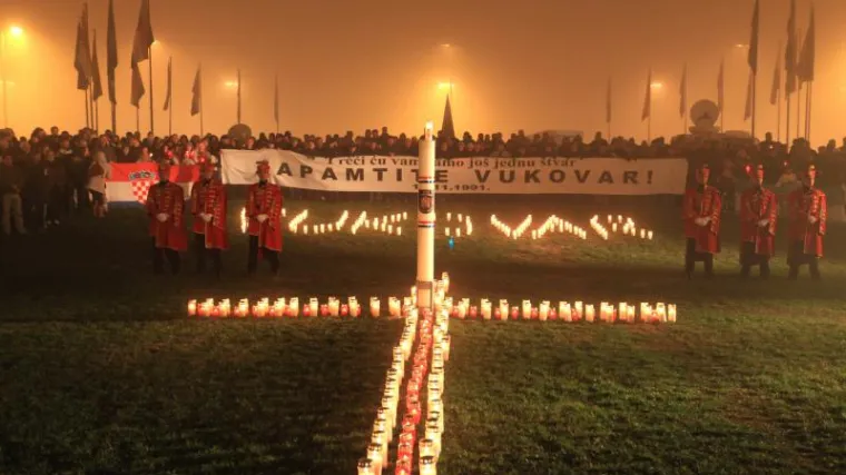 Svijeće za vukovarske žrtve