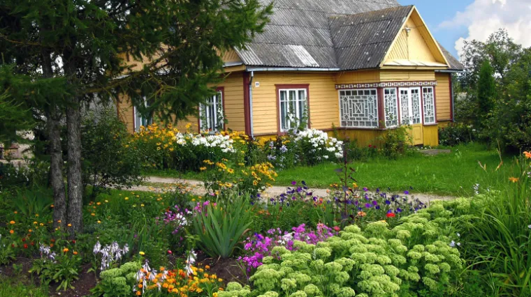 Posljednja želja: Pokopajte me iza kuće među cvijećem!