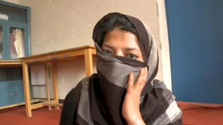 Kako bi izašla iz zatvora, mora se udati za svog silovatelja