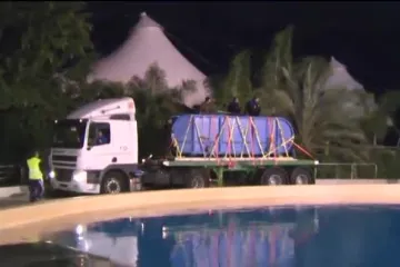 Golemi kit ubojica 'lebdio' na nebu