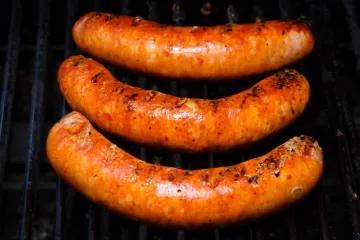 Birače mamili alkoholom i kobasicama