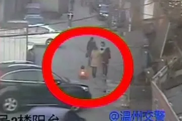 Uznemirujuća snimka: Curicu pregazio terenac!