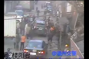 Uznemirujuća snimka: Curicu pregazio terenac!