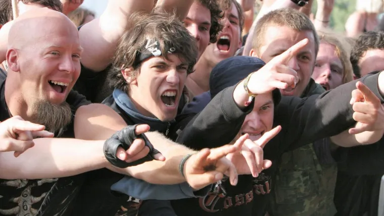 Glasnom glazbom do alkoholizma