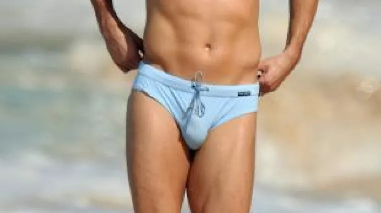 Srna se sa suprugom sunča na Karibima