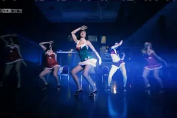 Modni mačak u ormaru Lane Jurčević