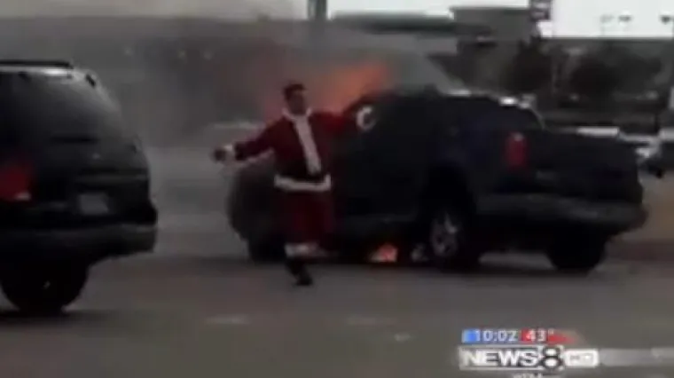 Djed Božićnjak spasio mu&scaron;karca od sigurne smrti