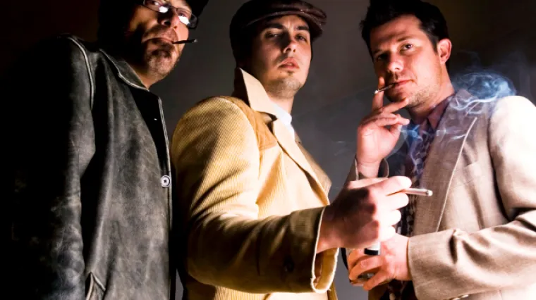 Svinjskim izmetom protiv huligana