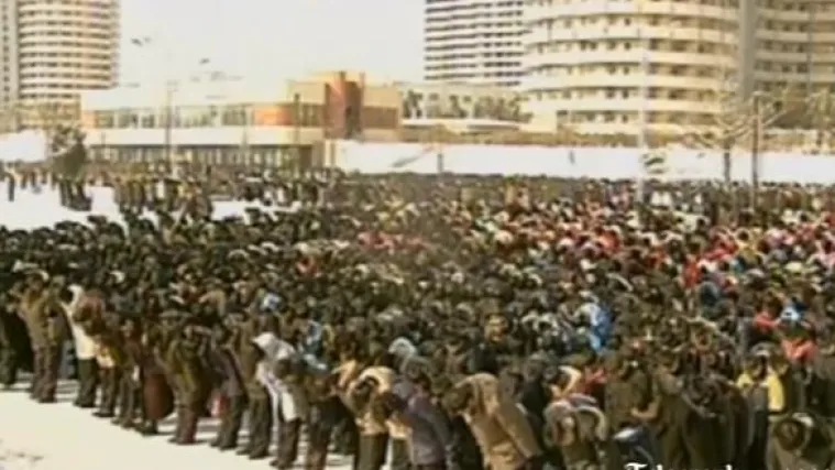 Tisuće ljudi odaju počast "Dragom vođi"