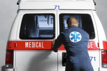 Ukrao vozilo hitne pomoći da se odveze u bolnicu