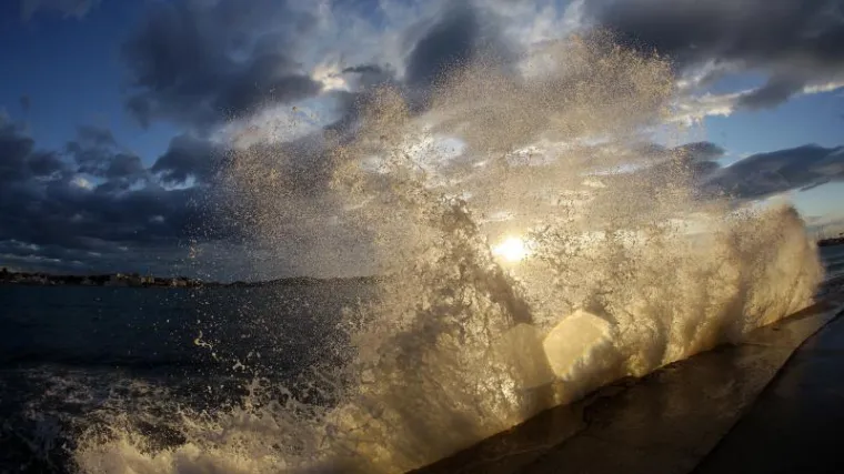Orkanska bura uzrokovala veliku &scaron;tetu na obali