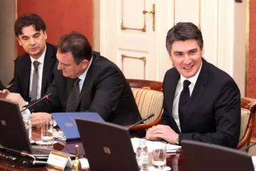 Vlada nije imala milosti za mobilne operatere!