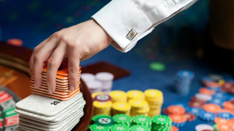 Svećenik prokockao novac tisuće vjernika