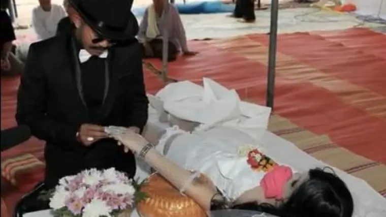 Odlučio oženiti mrtvu mladenku