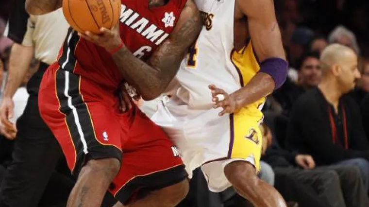 James pokazao Bryantu tko je najbolji!