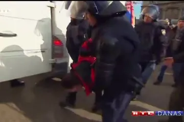 Šestorica euroskeptika uhićena zbog skidanja zastave EU