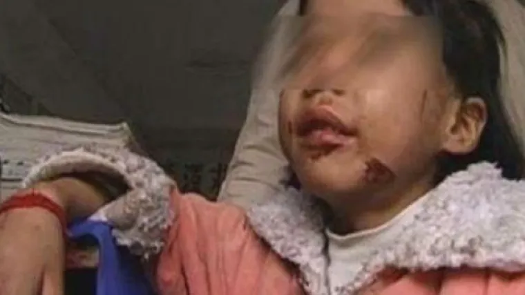 Prestra&scaron;no: 'Zločestu' kćer tjerao da jede izmet!